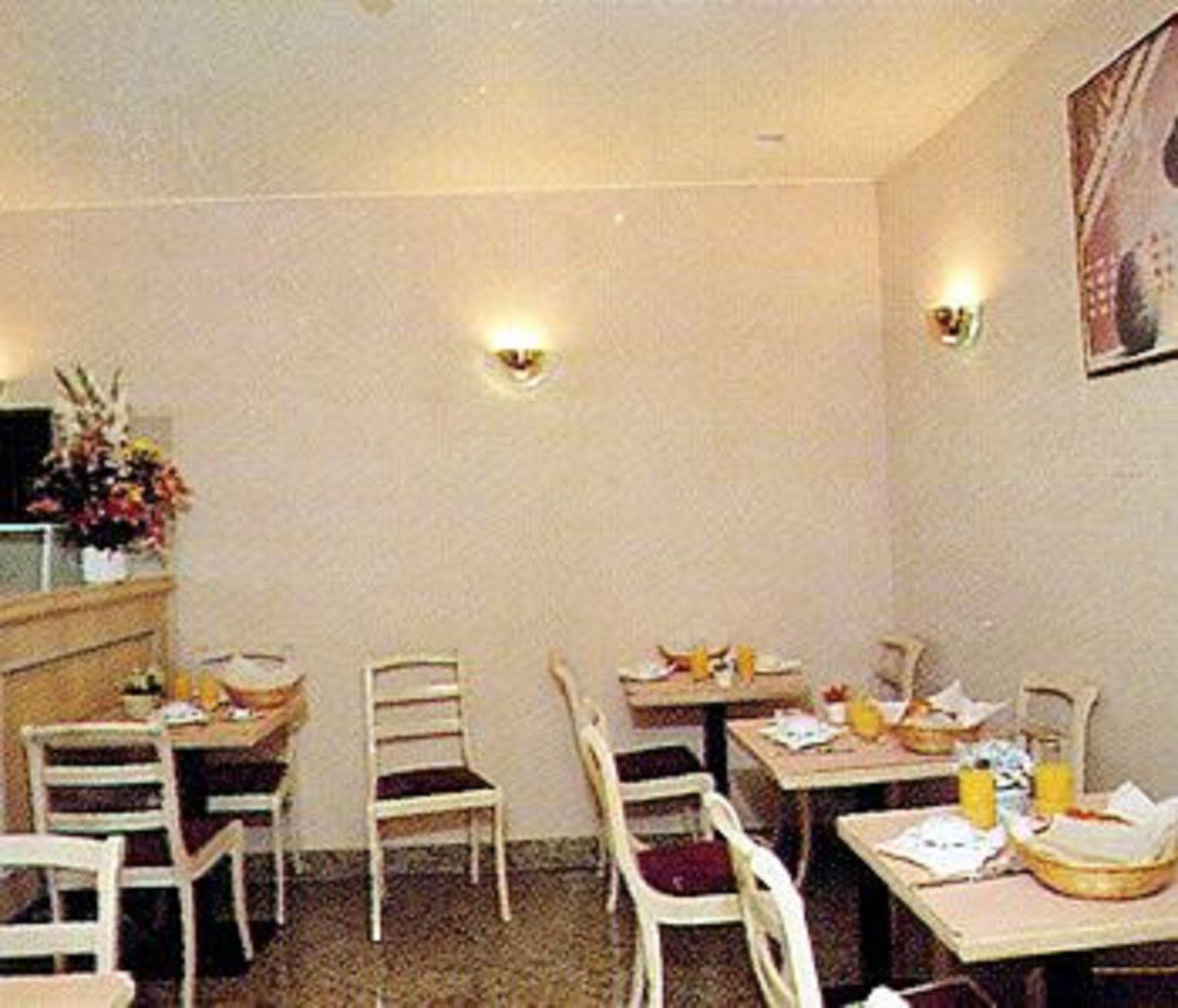 Hotel Chateau D'Eau Paryż Zewnętrze zdjęcie